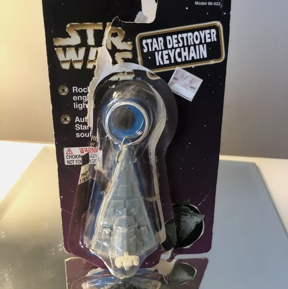 Star Wars Star Destroyer Key Chain New in Open Package